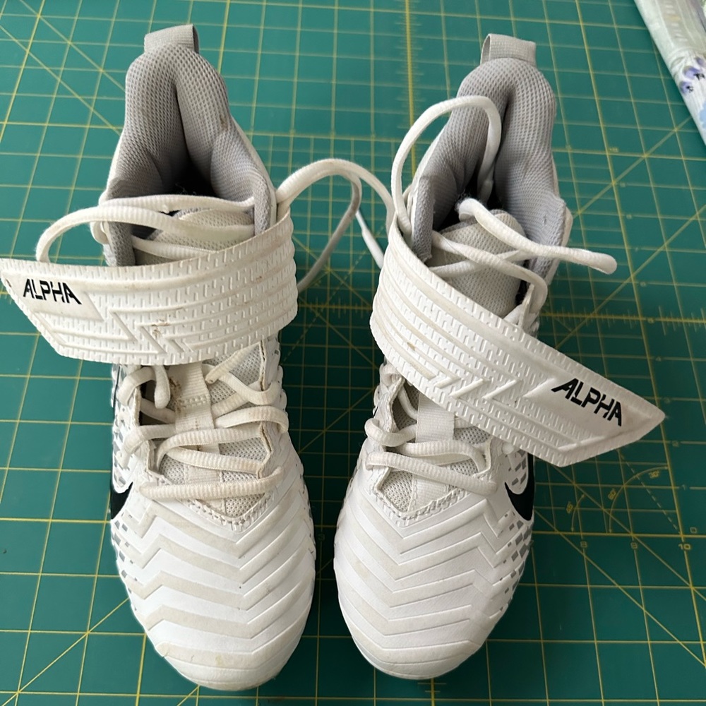 Nike Alpha Menace Varsity 2 Cleats
